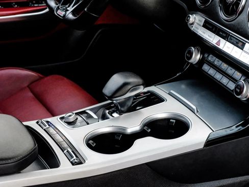 Used 2019 Kia Stinger GT2 image 31