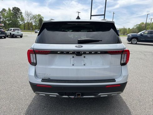 Used 2025 Ford Explorer Active w/ Active Comfort Package image 7