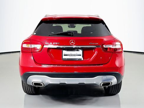 Used 2018 Mercedes-Benz GLA 250 4MATIC image 3
