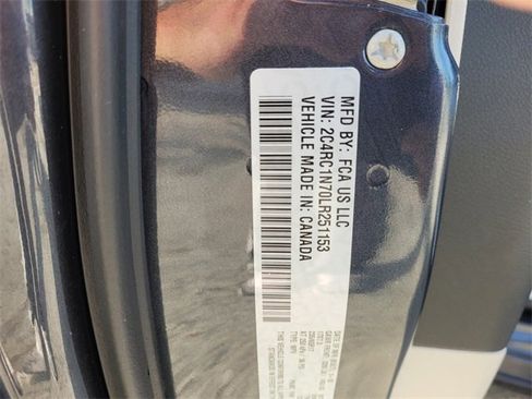 Certified 2020 Chrysler Pacifica Limited w/ Advanced Safetytec Group image 25