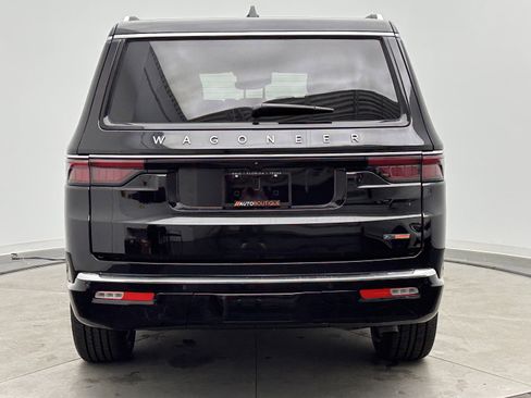 Used 2025 Jeep Wagoneer Series II w/ 8-Passenger Seating Package AWD/4WD image 7