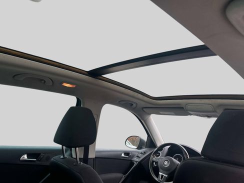 Used 2013 Volkswagen Tiguan S image 14