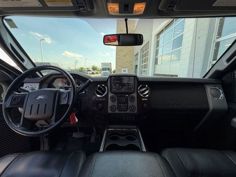 Used 2015 Ford F350 Lariat w/ Lariat Interior Package image 28