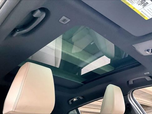 Certified 2025 BMW X2 xDrive28i image 13