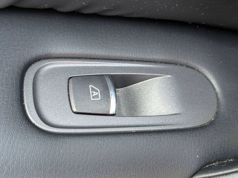 Used 2022 Nissan Armada Platinum w/ Captain's Chairs Package RWD image 30