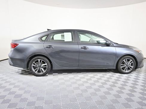 Used 2022 Kia Forte LXS image 7