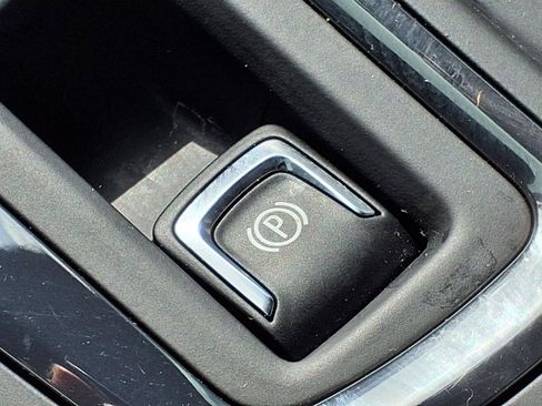 Used 2024 Chevrolet Equinox RS FWD image 16