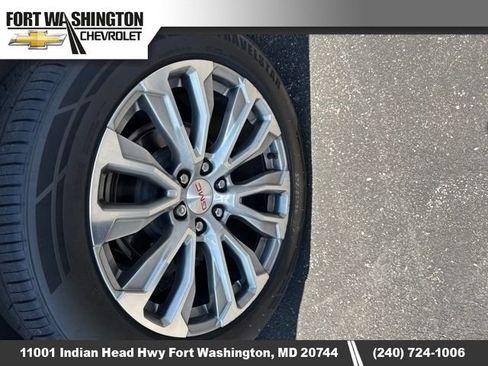 Used 2022 GMC Yukon XL Denali AWD/4WD image 5