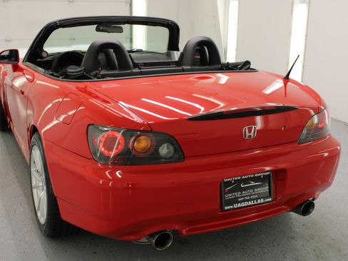 Used 2004 Honda S2000 image 7