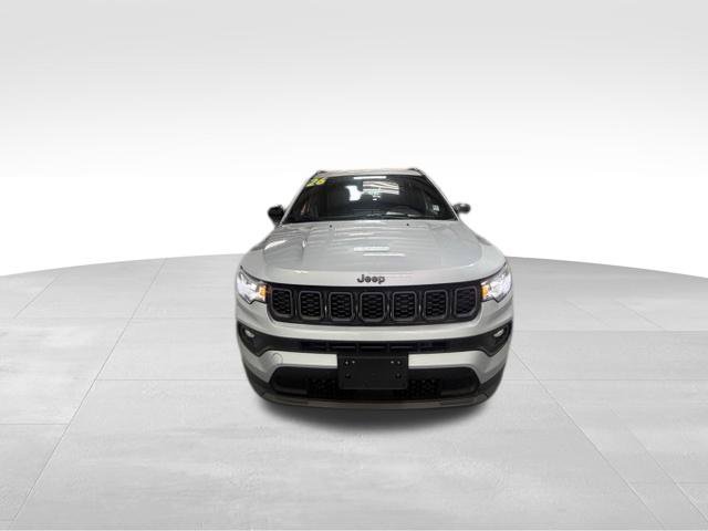 Certified 2026 Jeep Compass Latitude AWD/4WD image 5