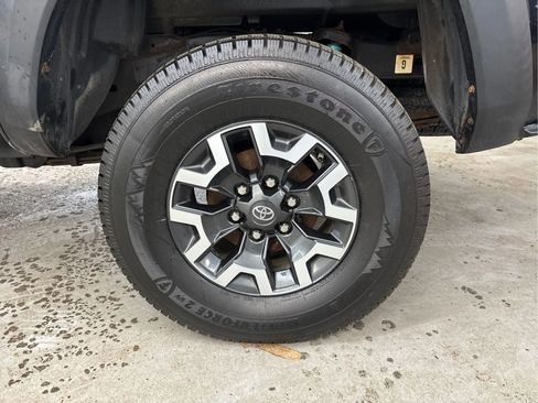 Used 2016 Toyota Tacoma TRD Off-Road w/ Towing Package AWD/4WD image 31