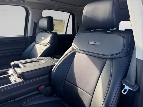 New 2025 Ford Expedition Max Platinum w/ Driver's Package image 9