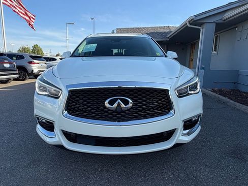 Used 2019 INFINITI QX60 Luxe w/ Sensory Package AWD/4WD image 2