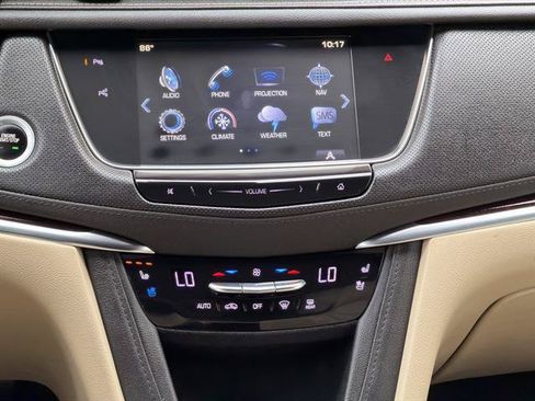 Used 2019 Cadillac XT5 Premium Luxury w/ Driver Assist Package AWD/4WD image 12
