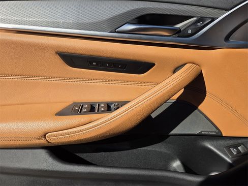 Used 2019 BMW 540i xDrive w/ M Sport Package image 25