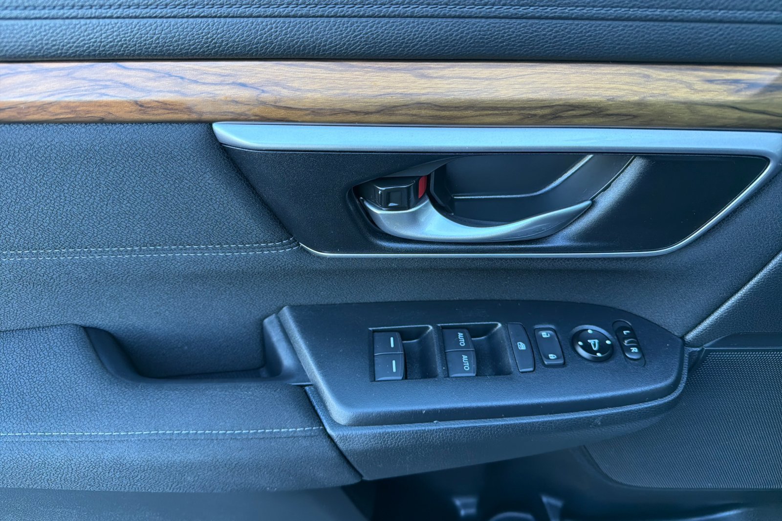 Used 2018 Honda CR-V EX image 10