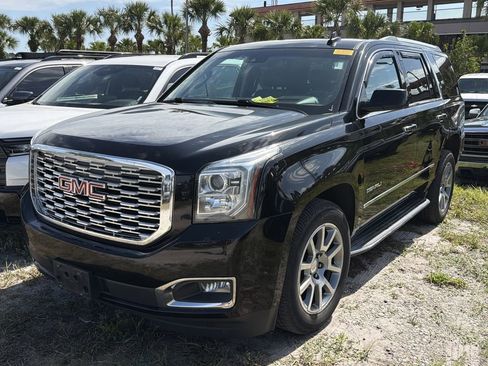 Used 2018 GMC Yukon Denali AWD/4WD image 3