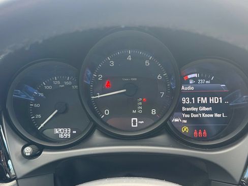 Used 2022 Porsche Macan AWD/4WD image 11