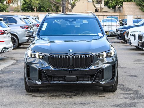 New 2026 BMW X5 xDrive50e w/ Executive Package image 2