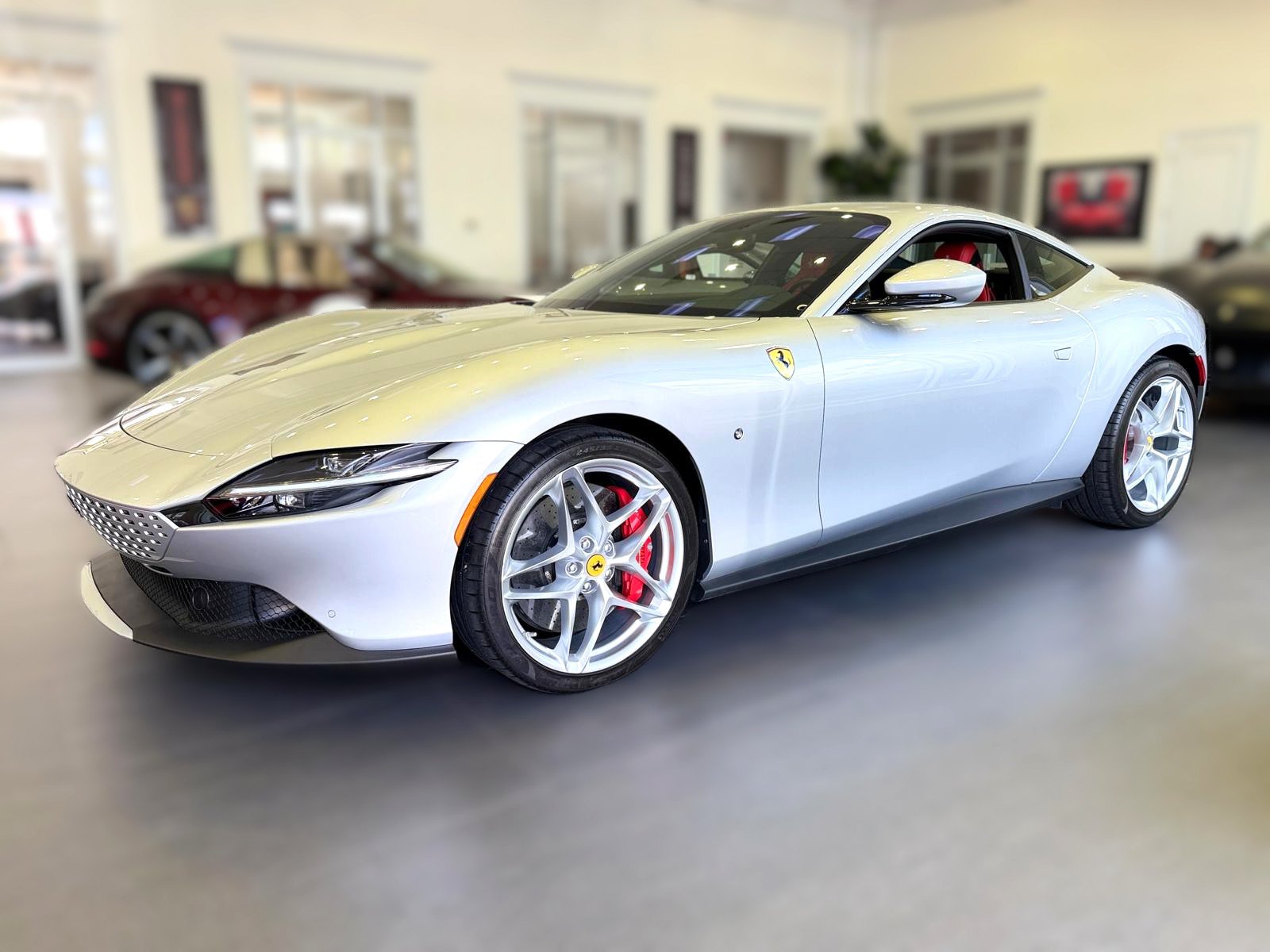 Used 2022 Ferrari Roma RWD image 1