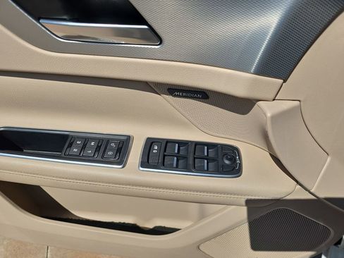 Used 2017 Jaguar XF Prestige RWD image 28