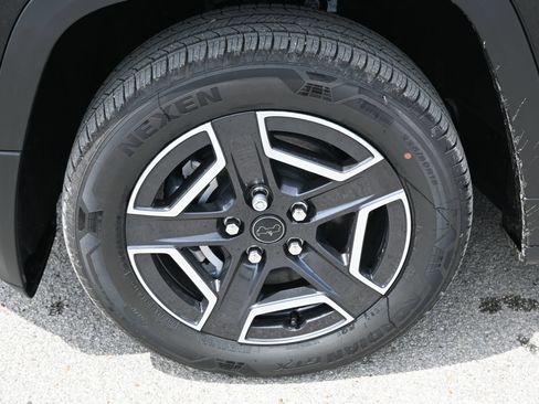 New 2026 Jeep Cherokee Laredo AWD/4WD image 6