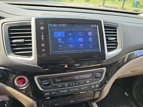 Used 2016 Honda Pilot Touring image 20