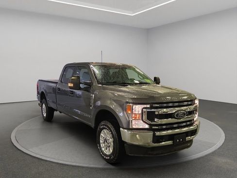 Used 2022 Ford F250 XLT w/ FX4 Off-Road Package AWD/4WD image 9