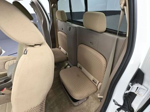 Used 2014 Nissan Frontier SV AWD/4WD image 32