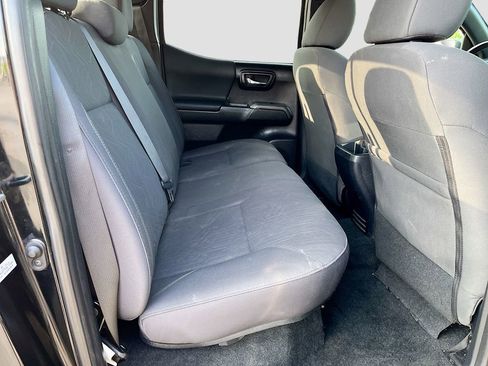 Used 2019 Toyota Tacoma TRD Off-Road w/ Technology Package image 24