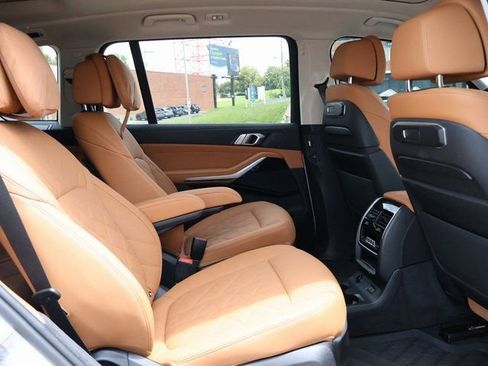 Used 2024 BMW X7 xDrive40i w/ Climate Comfort Package AWD/4WD image 12