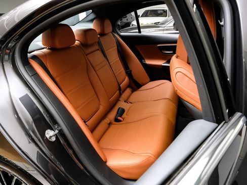 Used 2023 Mercedes-Benz C 300 4MATIC Sedan image 35