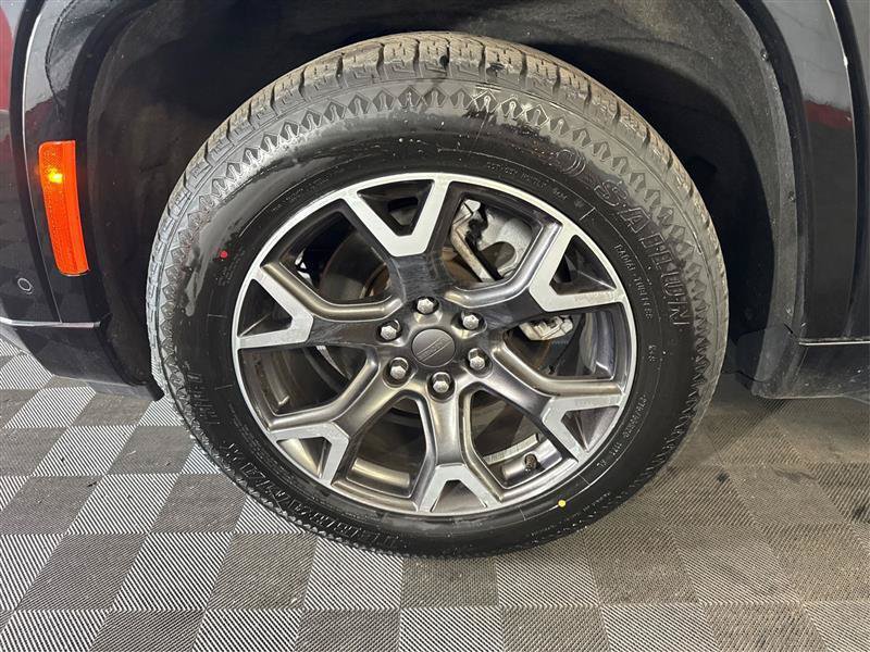 Used 2024 Jeep Wagoneer Series III AWD/4WD image 35