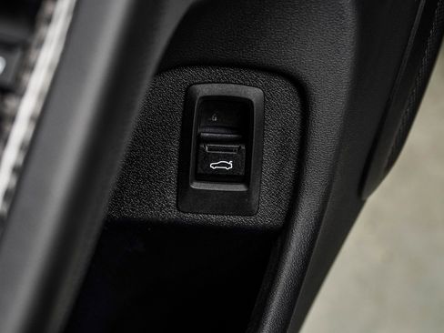 Used 2025 BMW i5 M60 w/ Premium Package image 35