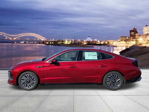 New 2025 Hyundai Sonata Limited image 2