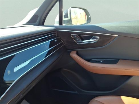 Used 2023 Audi Q7 2.0T Premium Plus w/ Premium Plus Package image 21