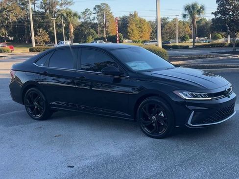 New 2026 Volkswagen Jetta SE image 2