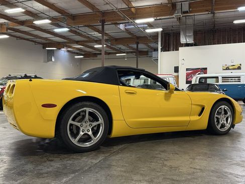 Used 2002 Chevrolet Corvette Convertible w/ Preferred Equipment Group2 RWD image 6