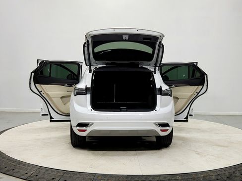 Used 2023 Buick Envision Avenir image 14