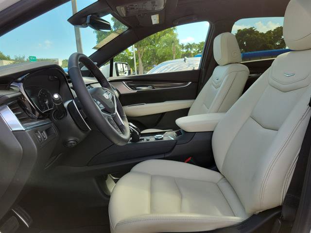 Certified 2025 Cadillac XT5 Sportv AWD/4WD image 12