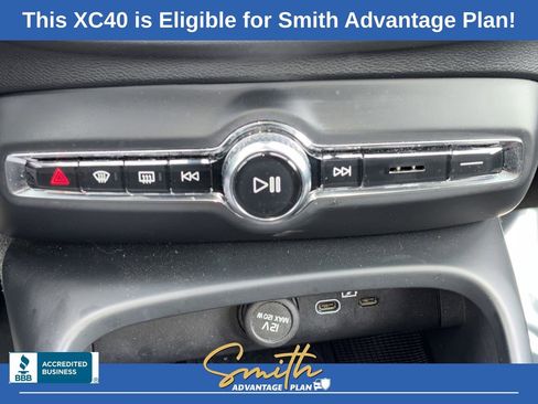 Used 2024 Volvo XC40 B5 Core image 16