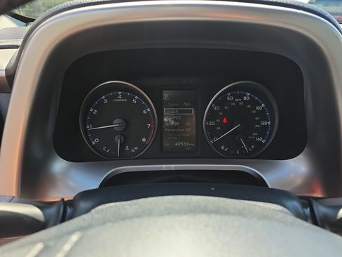 Used 2018 Toyota RAV4 XLE AWD/4WD image 19
