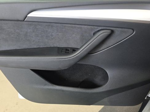 Used 2023 Tesla Model Y Long Range AWD/4WD image 11