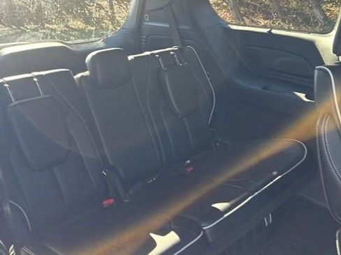 Used 2024 Chrysler Pacifica Limited w/ S Appearance Package image 26