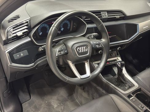 Used 2025 Audi Q3 2.0T Premium image 15