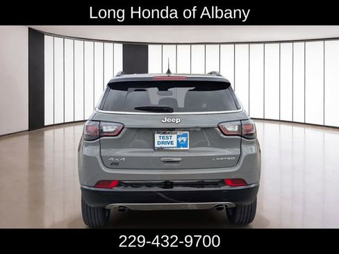 Used 2023 Jeep Compass Limited w/ Elite Group AWD/4WD image 17