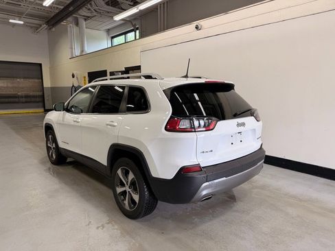 Used 2019 Jeep Cherokee Limited AWD/4WD image 3
