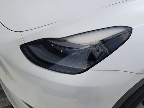 Used 2022 Tesla Model Y Performance AWD/4WD image 10