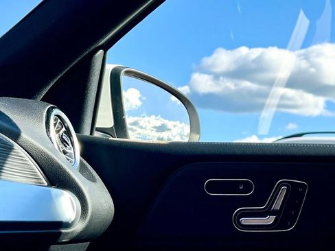 Certified 2023 Mercedes-Benz GLB 250 4MATIC image 13