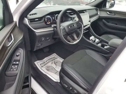 New 2026 Jeep Grand Cherokee Altitude AWD/4WD image 12